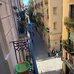 Spacious Modern Apartment In The Vibrant El Raval